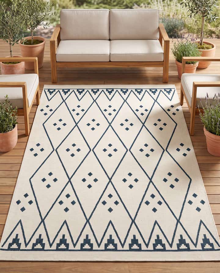 5' 2 x 7' 9 Easy-Clean Modern Indoor / Outdoor Rug