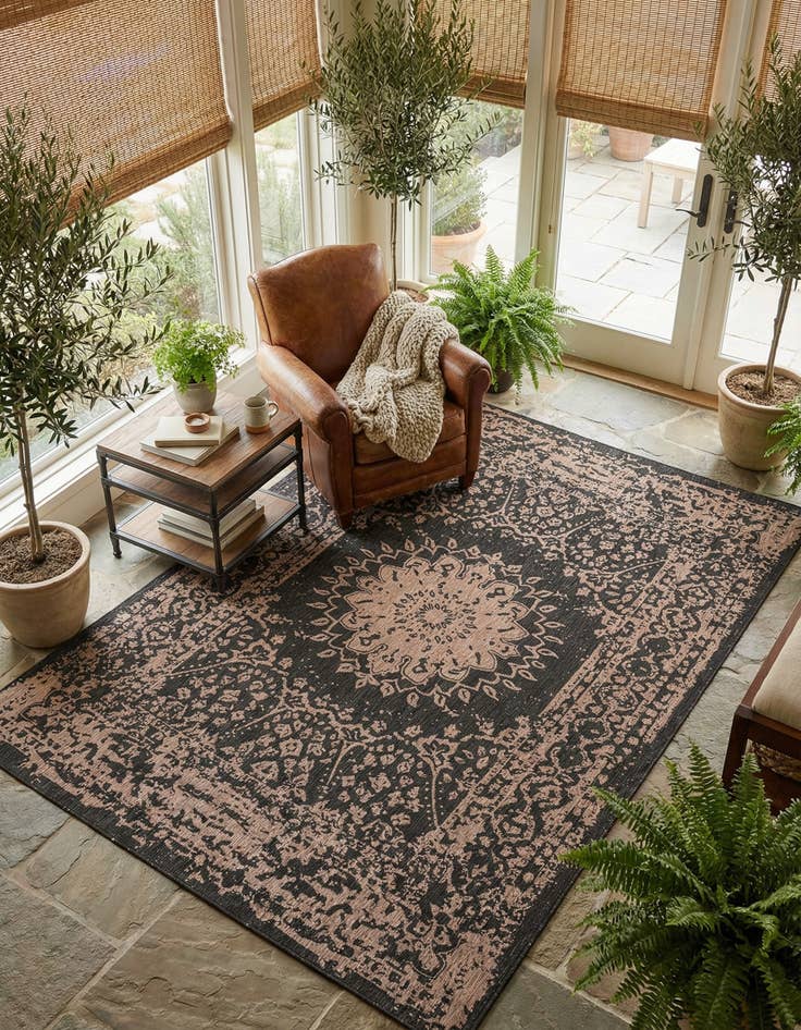 Detail image of 10' x 14'  Washable Traditional Indoor / Outdoor Rug