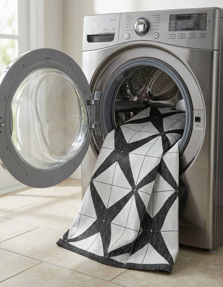 Detail image of  7' 10 x 10'  Washable Modern Indoor / Outdoor Rug