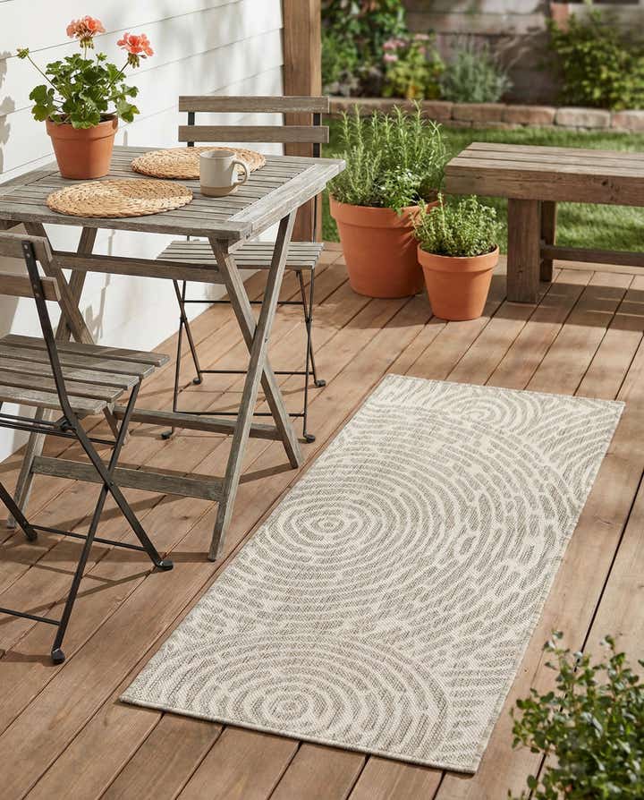 2' x 4' Easy-Clean Modern Indoor / Outdoor Runner Rug
