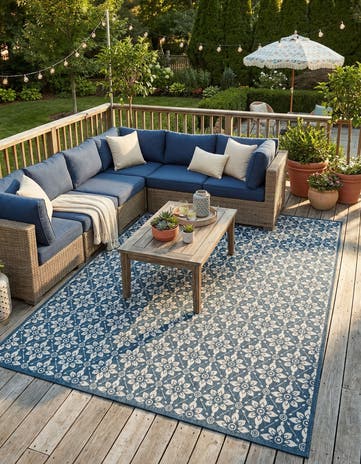 9' x 12' Easy-Clean Trellis Indoor / Outdoor Rug