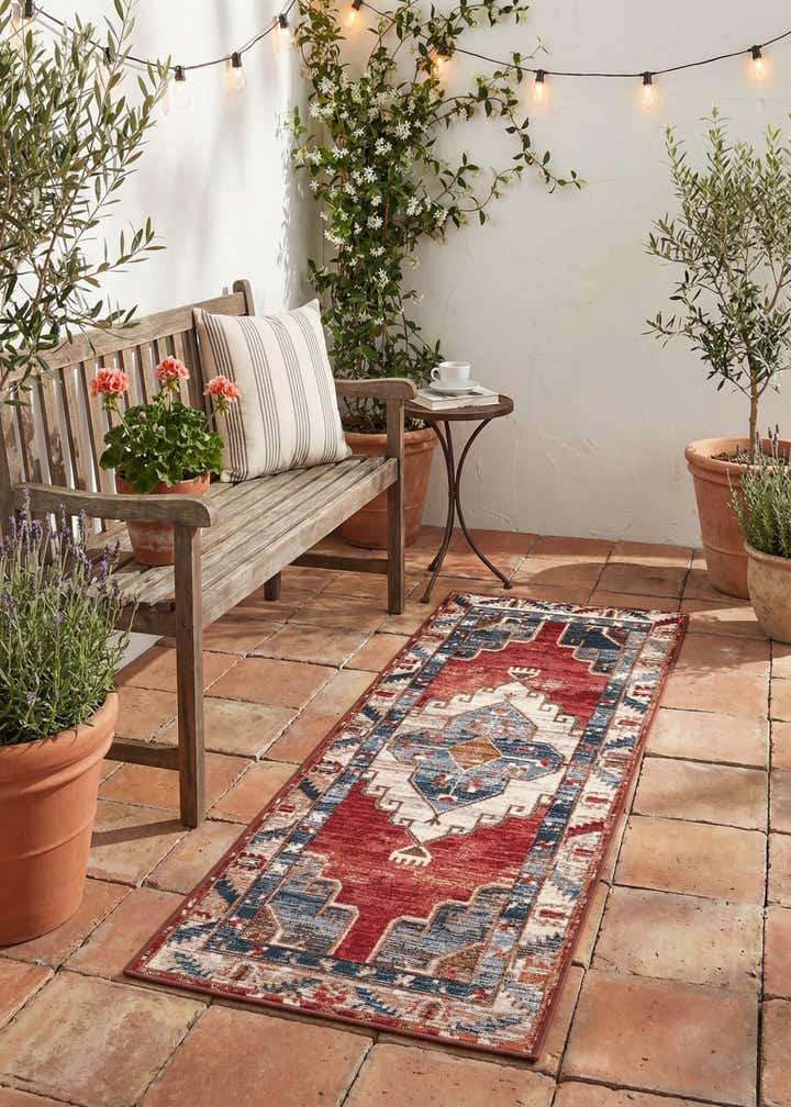 2' x 5' Easy-Clean Traditional Indoor / Outdoor Runner Rug