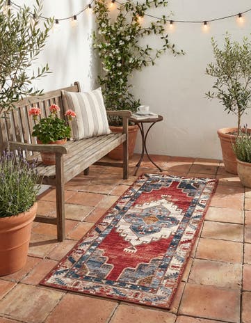 2' x 5' Easy-Clean Traditional Indoor / Outdoor Runner Rug