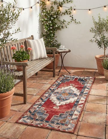 2' x 5' Easy-Clean Traditional Indoor / Outdoor Runner Rug