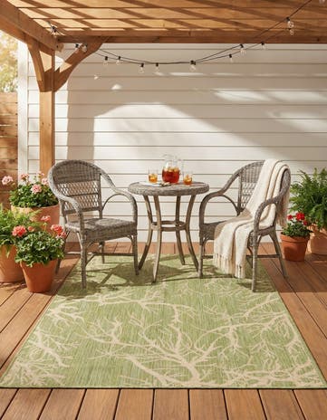 4' x 6' Easy-Clean Botanical Indoor / Outdoor Rug