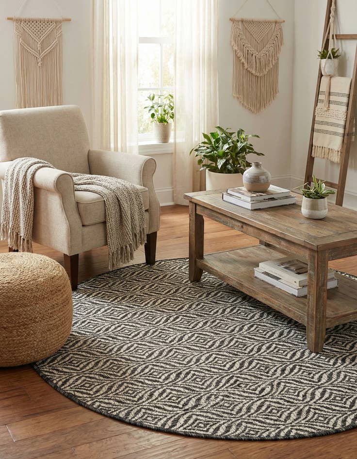 Detail image of 4' x 4'  Washable Trellis Indoor / Outdoor Round Rug