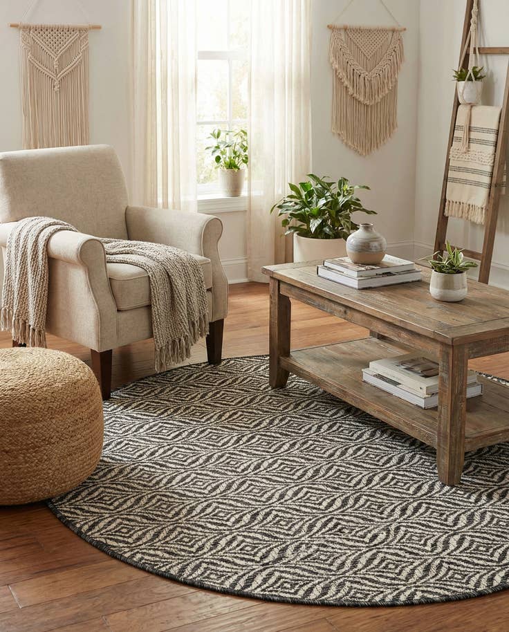 Detail image of 4' x 4' Easy-Clean Lattice Indoor / Outdoor Round Rug