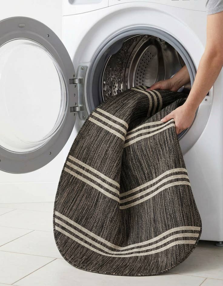 Detail image of 5' 3 x 8'  Washable Jill Zarin Anguilla Indoor / Outdoor Oval Rug