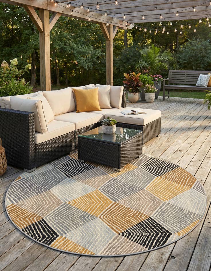 Detail image of 5' x 5'  Washable Modern Indoor / Outdoor Round Rug