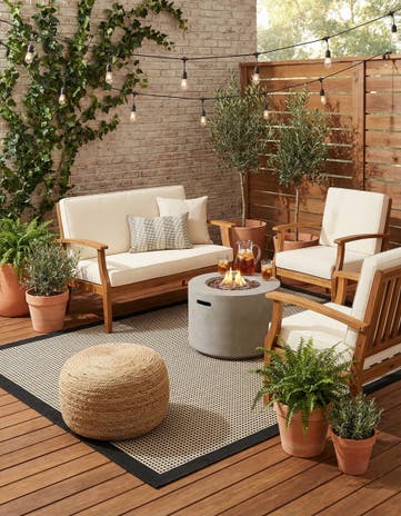Black Easy-Clean Border Indoor / Outdoor Rug