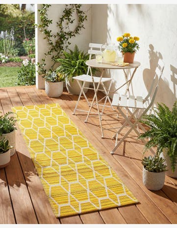 Yellow Easy-Clean Vista Breeze Indoor / Outdoor Runner Rug
