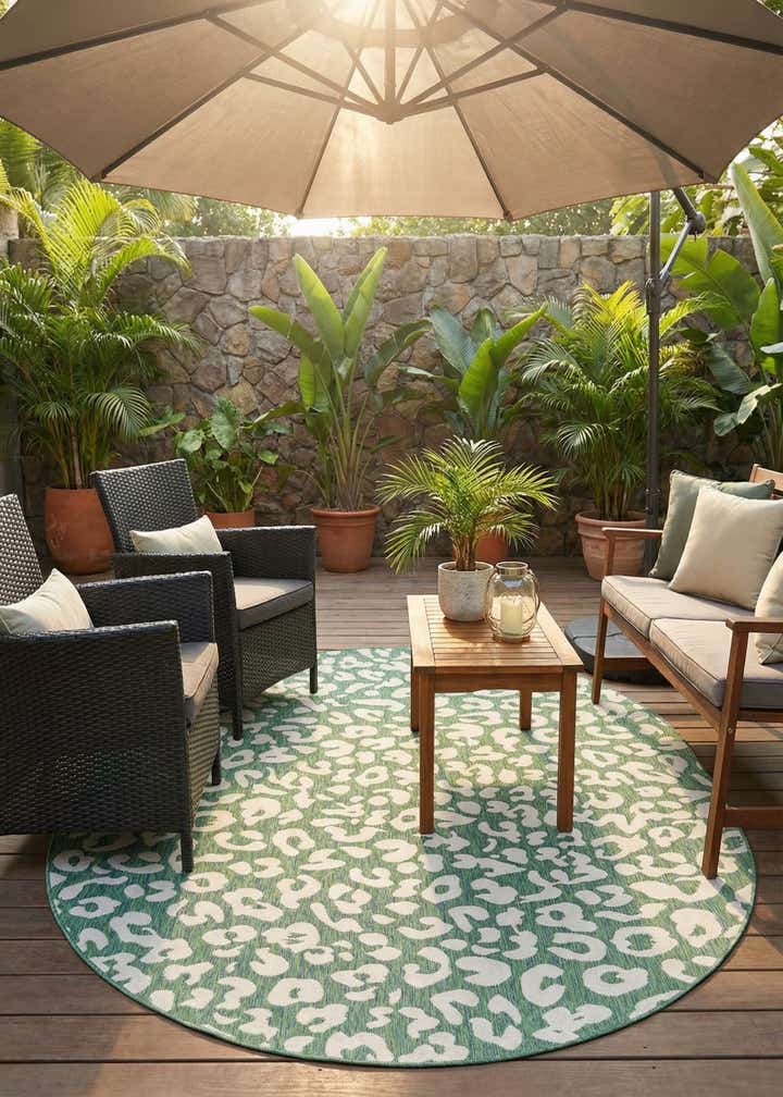 7' 10 x 10' Easy-Clean Safari Indoor / Outdoor Oval Rug