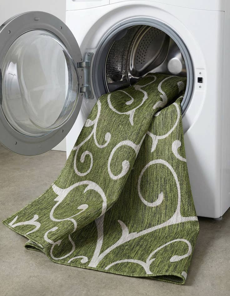 Detail image of  7' x 10'  Washable Botanical Indoor / Outdoor Rug