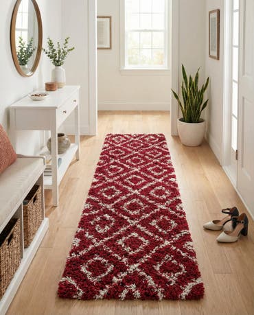  2' 7 x 10' Lattice Shag Runner Rug