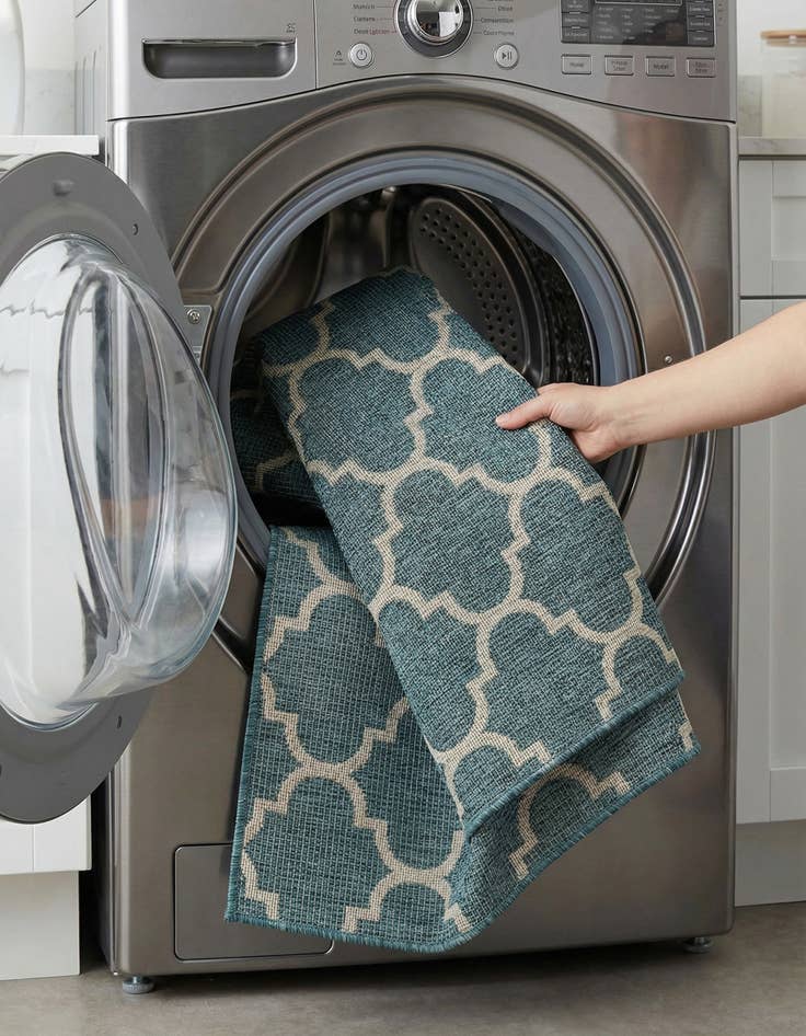 Detail image of  7' 10 x 10'  Washable Lattice Indoor / Outdoor Rug