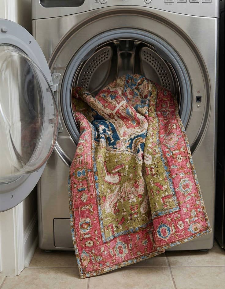 Detail image of 6' x 6'  Washable Traditional Indoor / Outdoor Square Rug