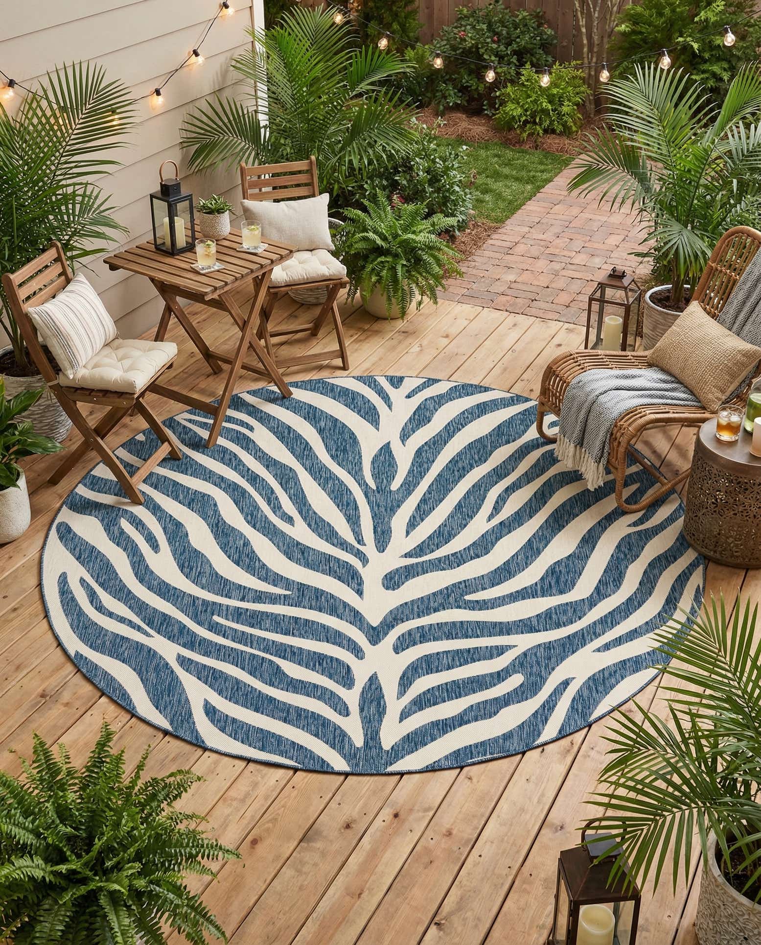 10' x 10' Easy-Clean Safari Indoor / Outdoor Round Rug