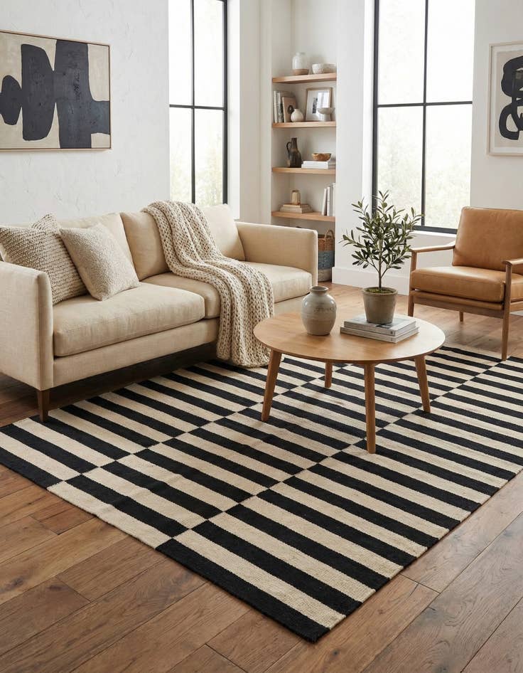 Detail image of 4' 2 x 6'  Hand Woven Kilim Modern Wool Rug