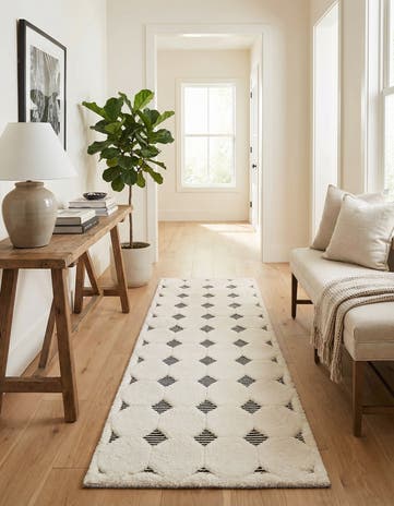 2' 7 x 8' Prismatic Runner Rug