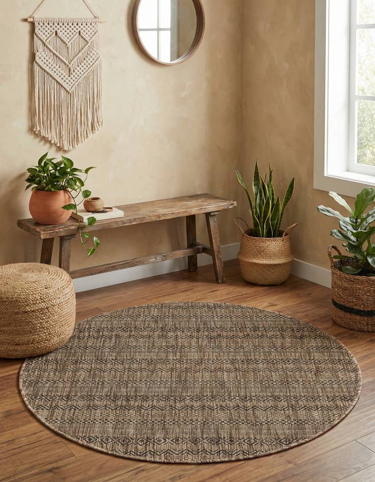 Detail image of 4' x 4' Easy-Clean Striped Indoor / Outdoor Round Rug