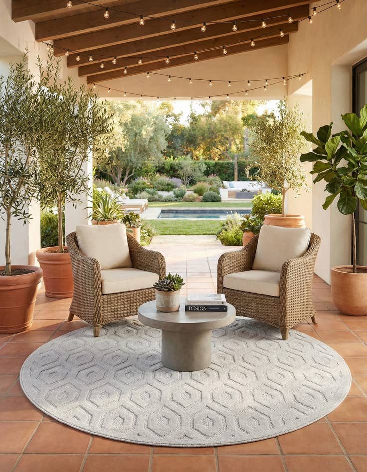 Detail image of 7' x 7'  Washable Trellis Textured Indoor / Outdoor Round Rug