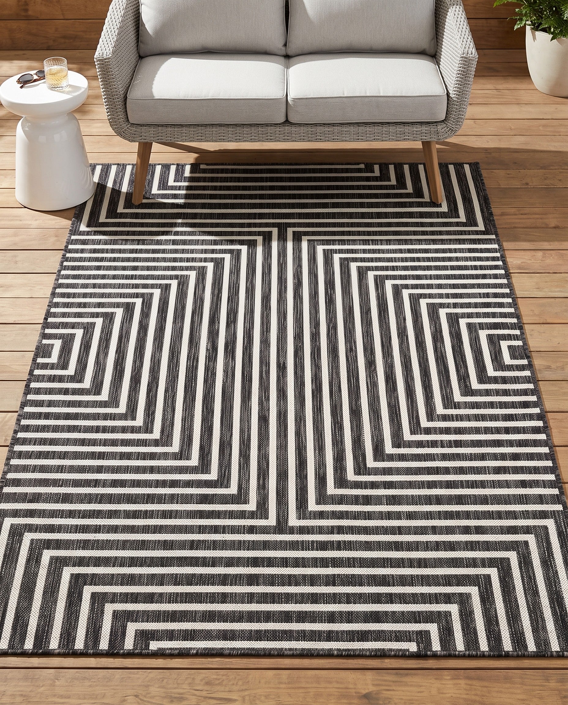 Black and White Easy-Clean Modern Indoor / Outdoor Rug