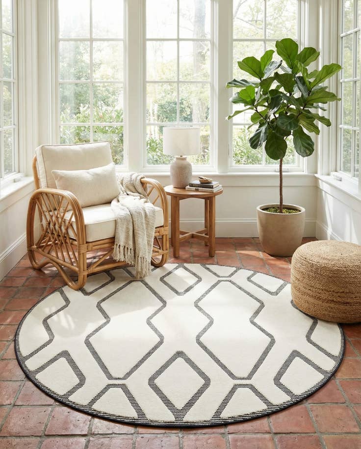 Detail image of 7' 10 x 7' 10 Prismatic Round Rug