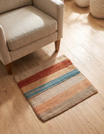 1' 6 x 1' 8 Hand Woven Pillow Wool Square Rug