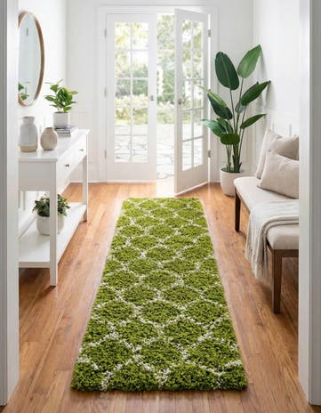 2' 7 x 12' Lattice Shag Runner Rug