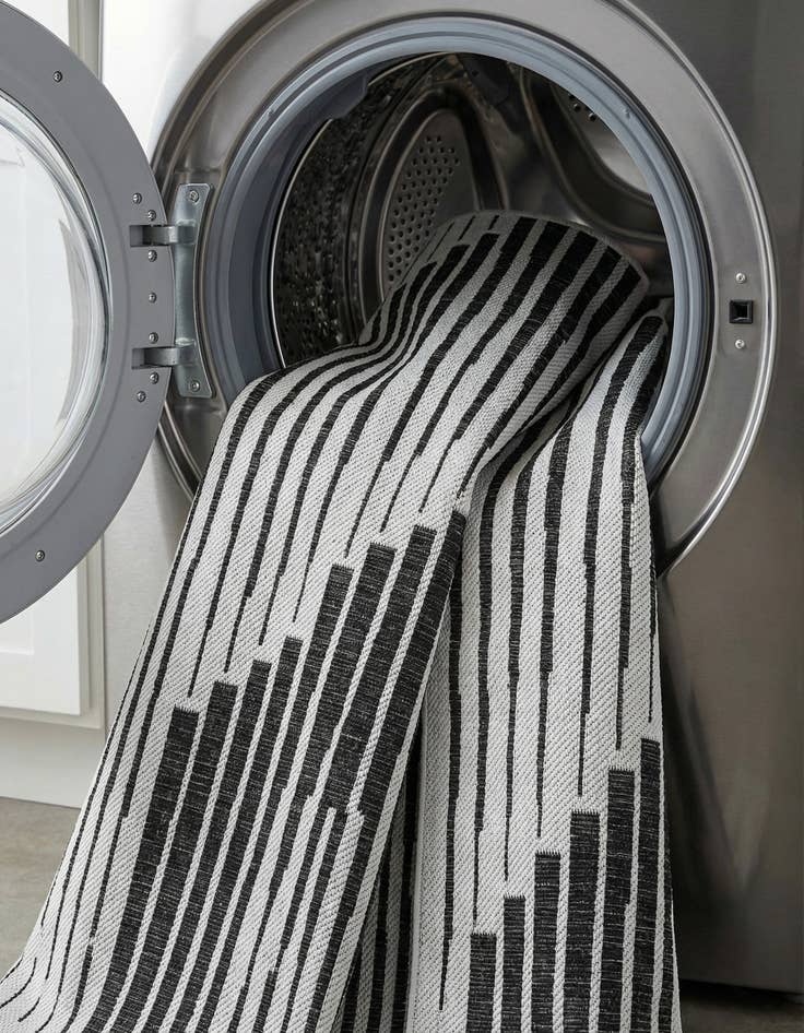 Detail image of 7' 10 x 10'  Washable Modern Indoor / Outdoor Rug