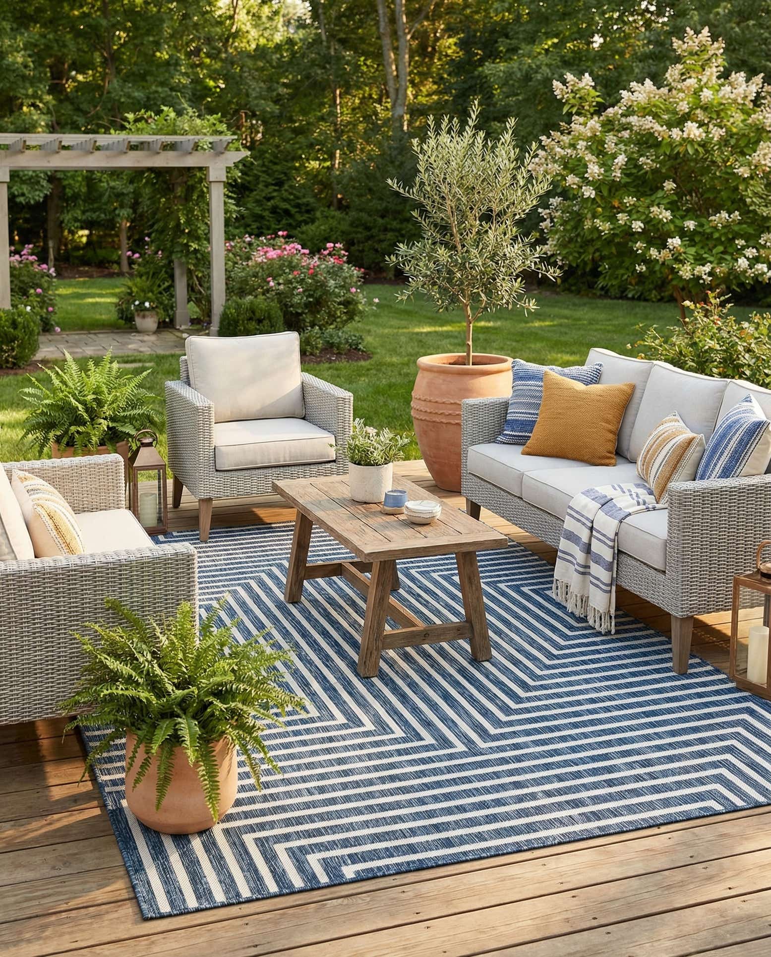 6' x 9' Easy-Clean Modern Indoor / Outdoor Rug