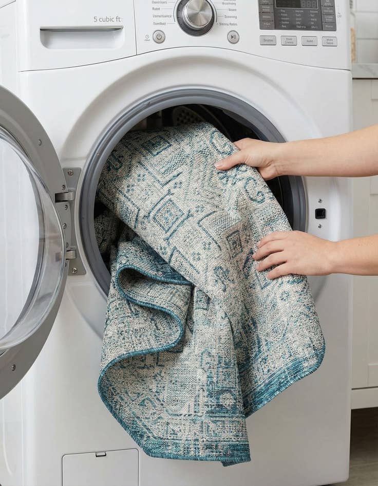 Detail image of 5' 3 x 5' 3  Washable Aztec Indoor / Outdoor Octagon Rug