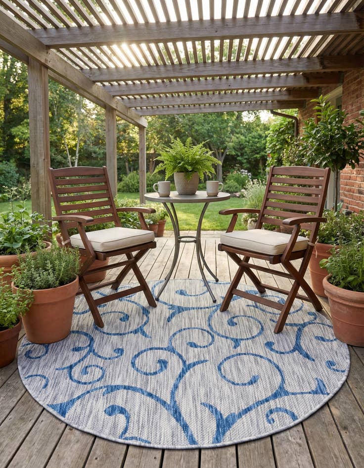 Detail image of 4' x 4'  Washable Botanical Indoor / Outdoor Round Rug