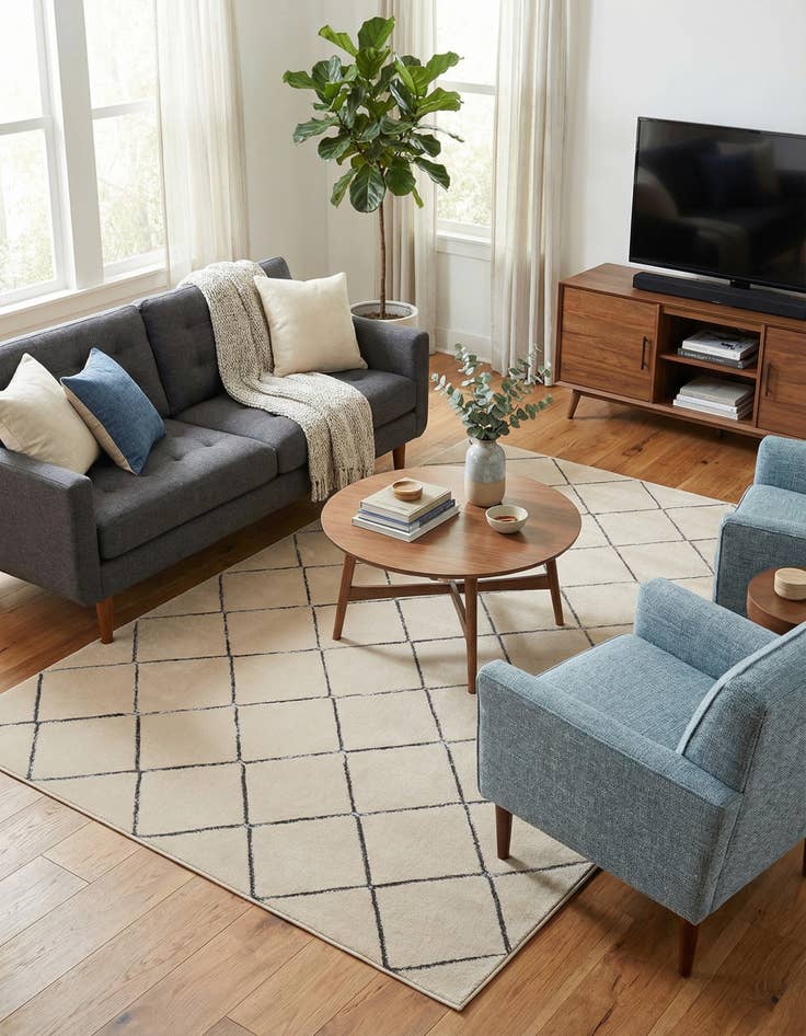 Detail image of 6' x 9' Vogue Geo Rug