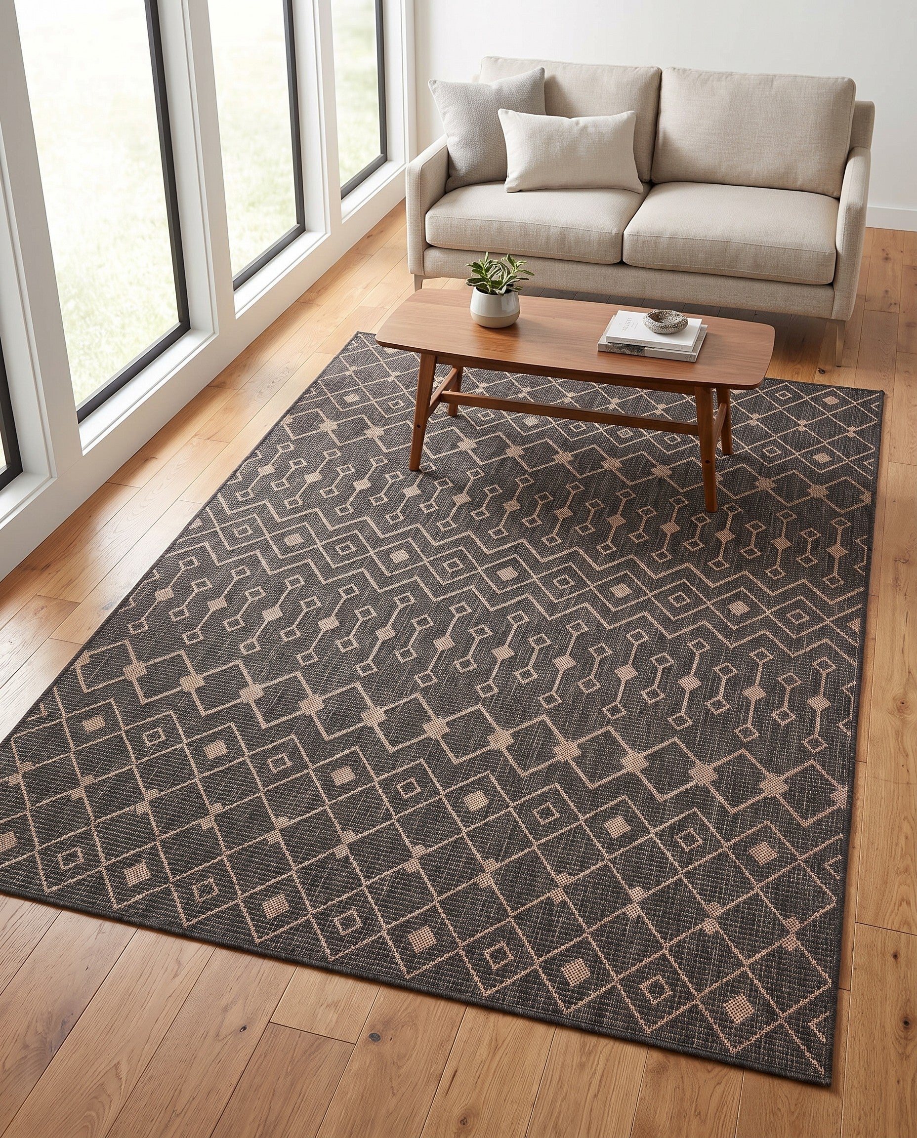 5' 3 x 7' Easy-Clean Trellis Indoor / Outdoor Rug
