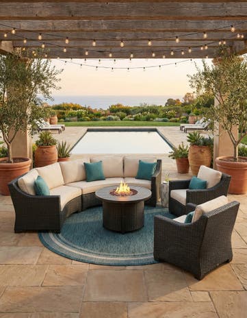 10' x 10' Easy-Clean Border Indoor / Outdoor Round Rug