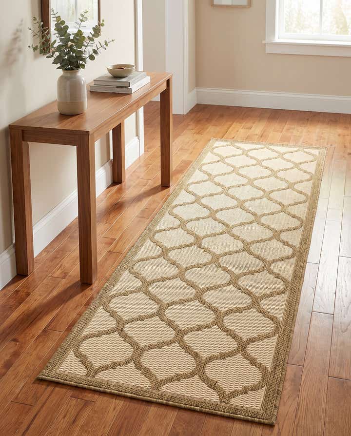 2' 2 x 6' Easy-Clean Trellis Indoor / Outdoor Runner Rug
