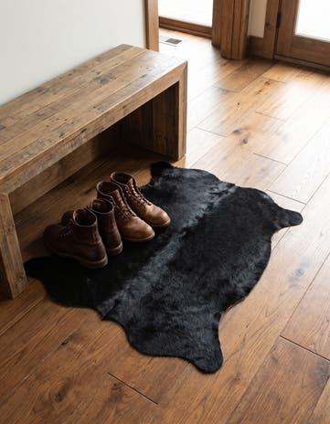1' 8 x 2' 6 Cowhide Leather Rug