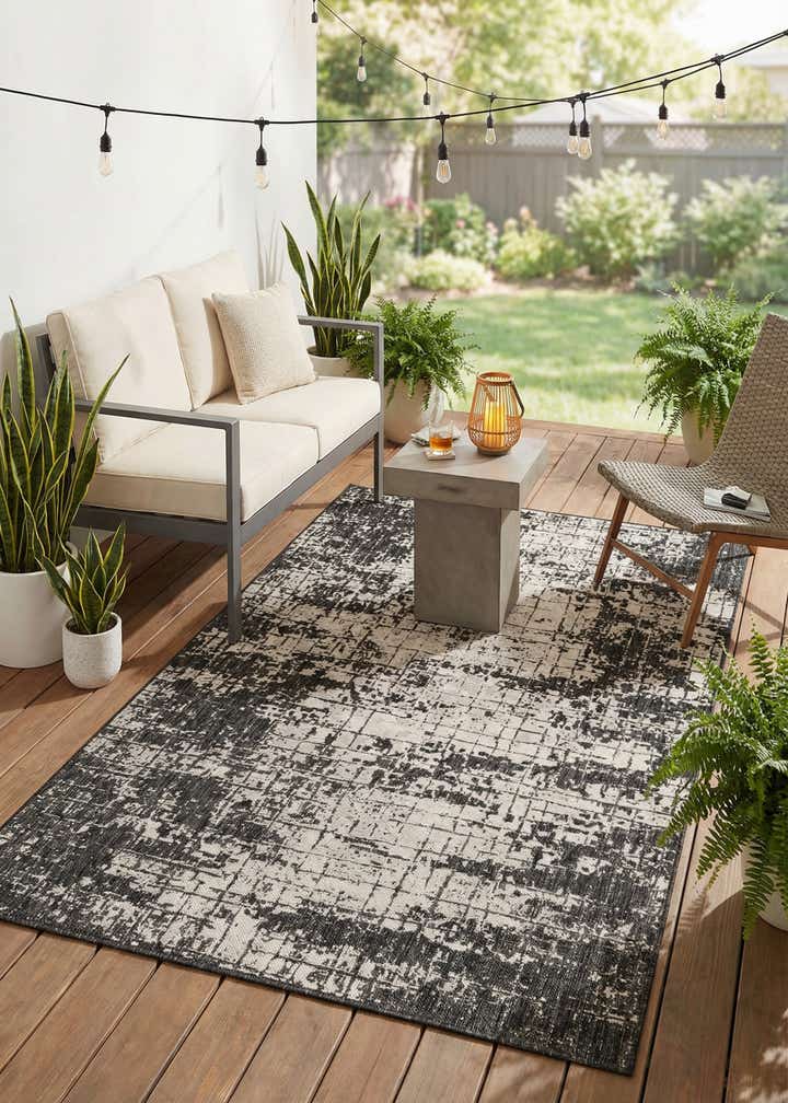 5' 3 x 8' Easy-Clean Modern Indoor / Outdoor Rug