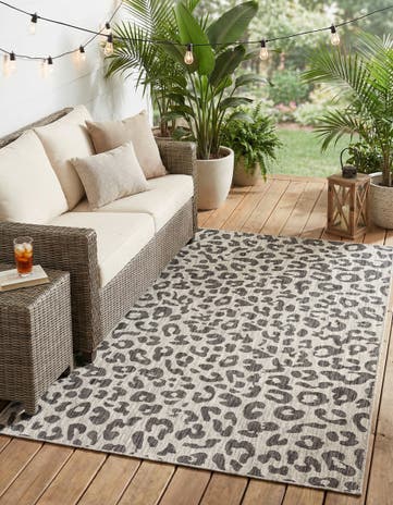 6' x 9' Easy-Clean Safari Indoor / Outdoor Rug