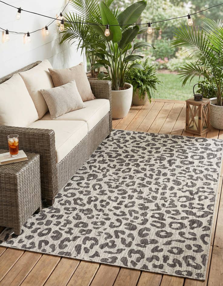 Detail image of  6' x 9'  Washable Safari Indoor / Outdoor Rug