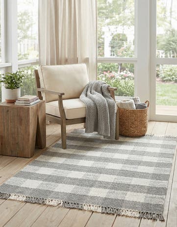 Gray Easy-Clean Eco Plaid Washable Indoor / Outdoor Rug