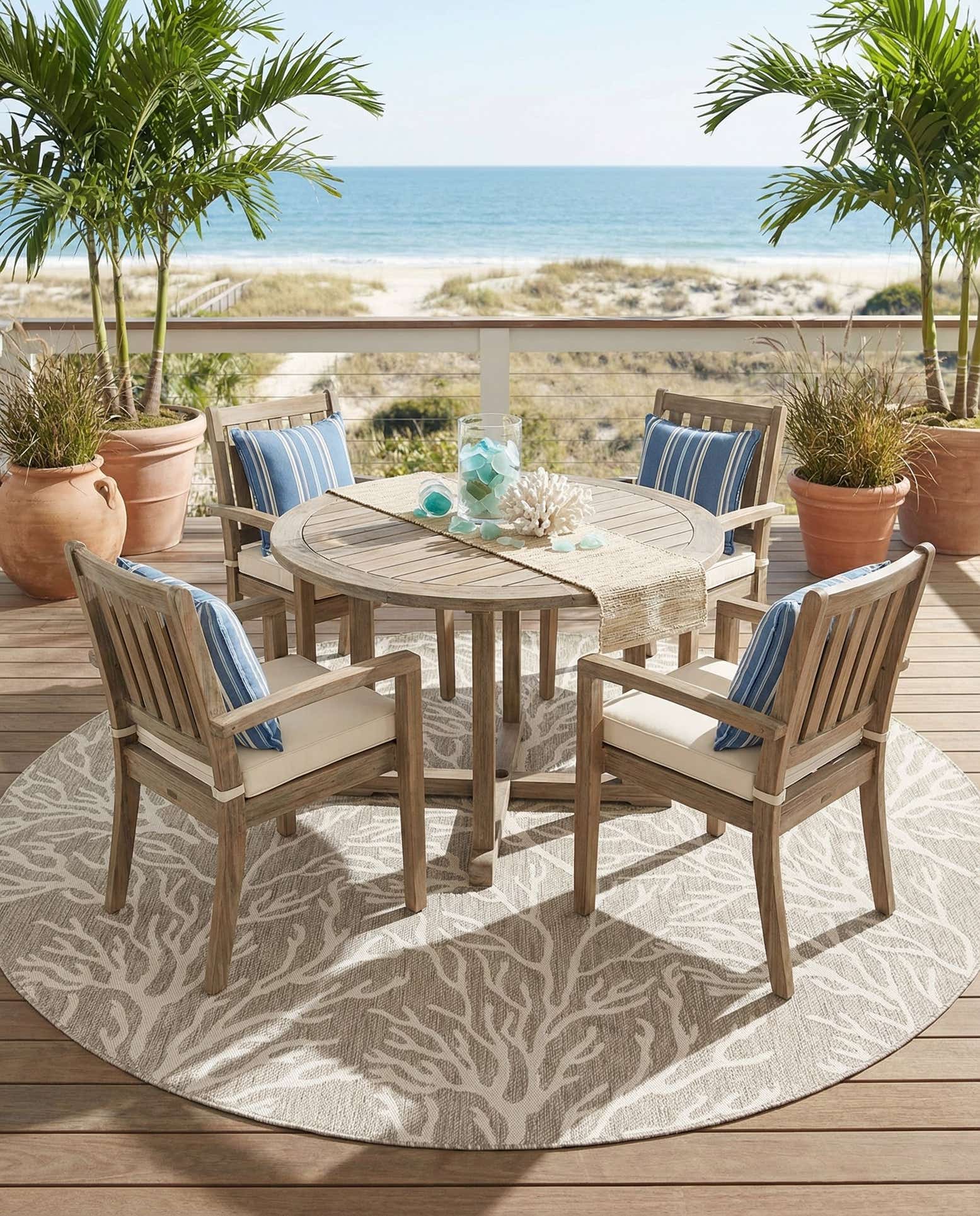 10' x 10' Easy-Clean Coastal Indoor / Outdoor Round Rug
