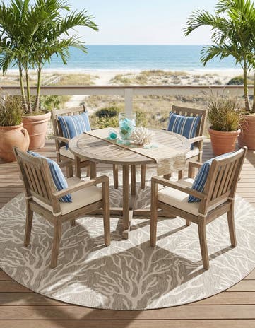 10' x 10' Easy-Clean Coastal Indoor / Outdoor Round Rug