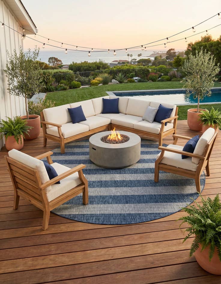 Detail image of 12' x 12'  Washable Striped Indoor / Outdoor Round Rug