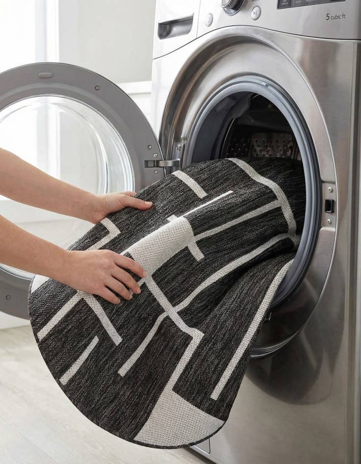 Detail image of  4' x 4'  Washable Modern Indoor / Outdoor Round Rug