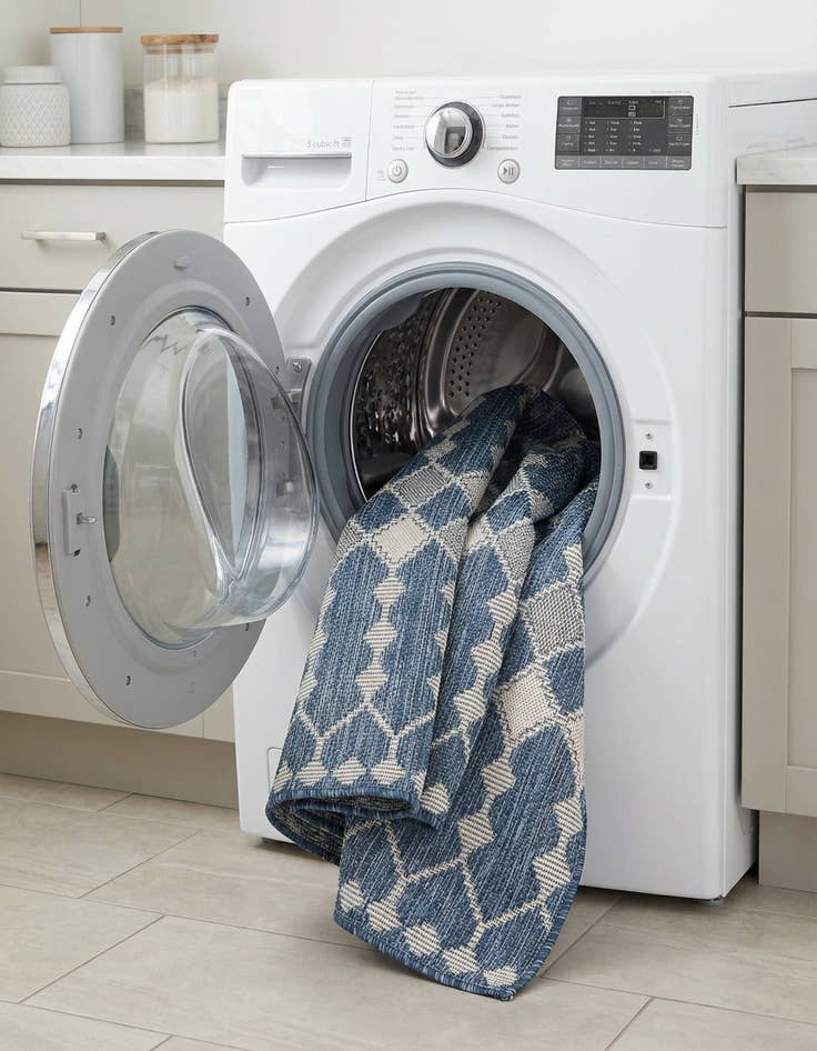 Detail image of 4' x 6'  Washable Trellis Indoor / Outdoor Rug