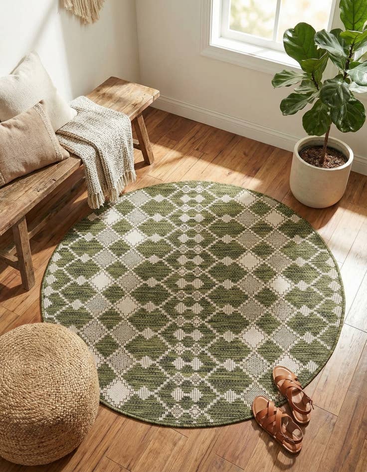 Detail image of 4' x 4'  Washable Trellis Indoor / Outdoor Round Rug