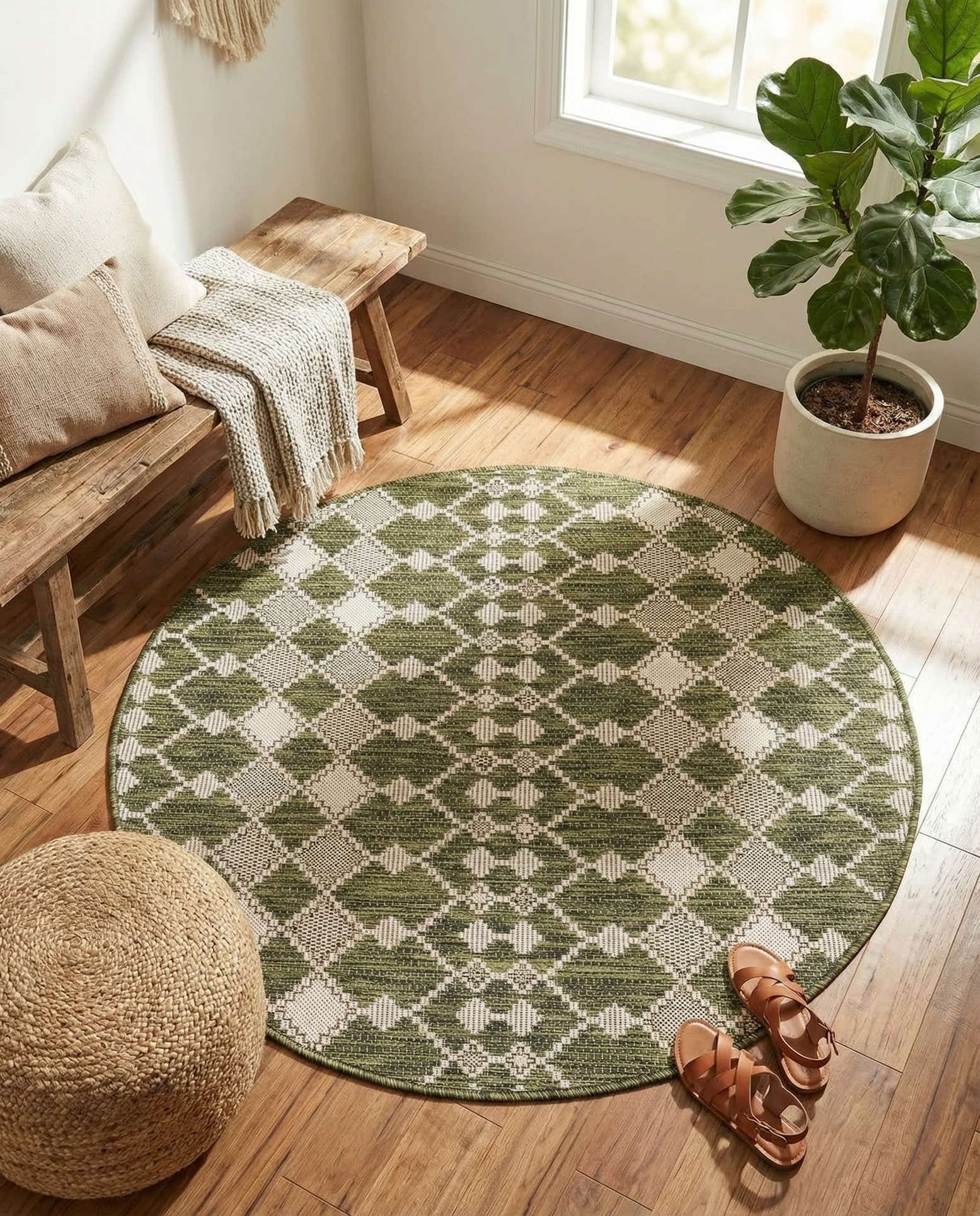 4' x 4' Easy-Clean Trellis Indoor / Outdoor Round Rug