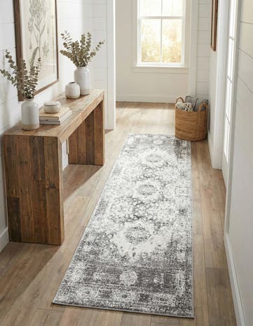 2' 7 x 10' Veneto Runner Rug